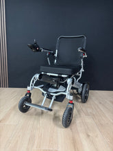 Afbeelding in Gallery-weergave laden, Instafold - Opvouwbare elektrische rolstoel 2024 tweedehands