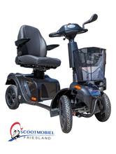 Afbeelding in Gallery-weergave laden, De zwarte solo 4 black pearl in een sportieve houding