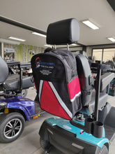 Afbeelding in Gallery-weergave laden, Rugleuningtas om spullen en boodschappen op te kunnen bergen voor op de scootmobiel