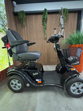 Afbeelding in Gallery-weergave laden, Solo 4 - Black Pearl | 2020
