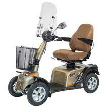 Afbeelding in Gallery-weergave laden, Een champagne kleurige uitvoering van de Solo 4 scootmobiel ook wel de elegance genoemd
